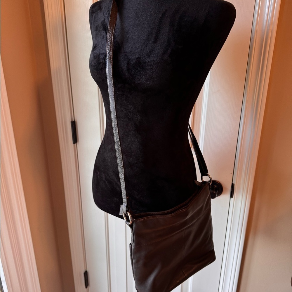 Elegant Brown Leather Shoulder Bag by Great American Leather Works - Picture 3 of 16